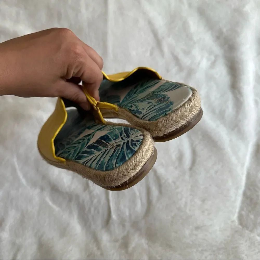 J.Mclaughlin Aries Yellow Scalloped Espadrille Slip On Sandals Size 8 - Picture 6 of 8